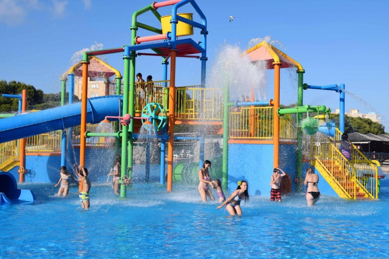Apartamentos Aventura Salou Kültér fotó